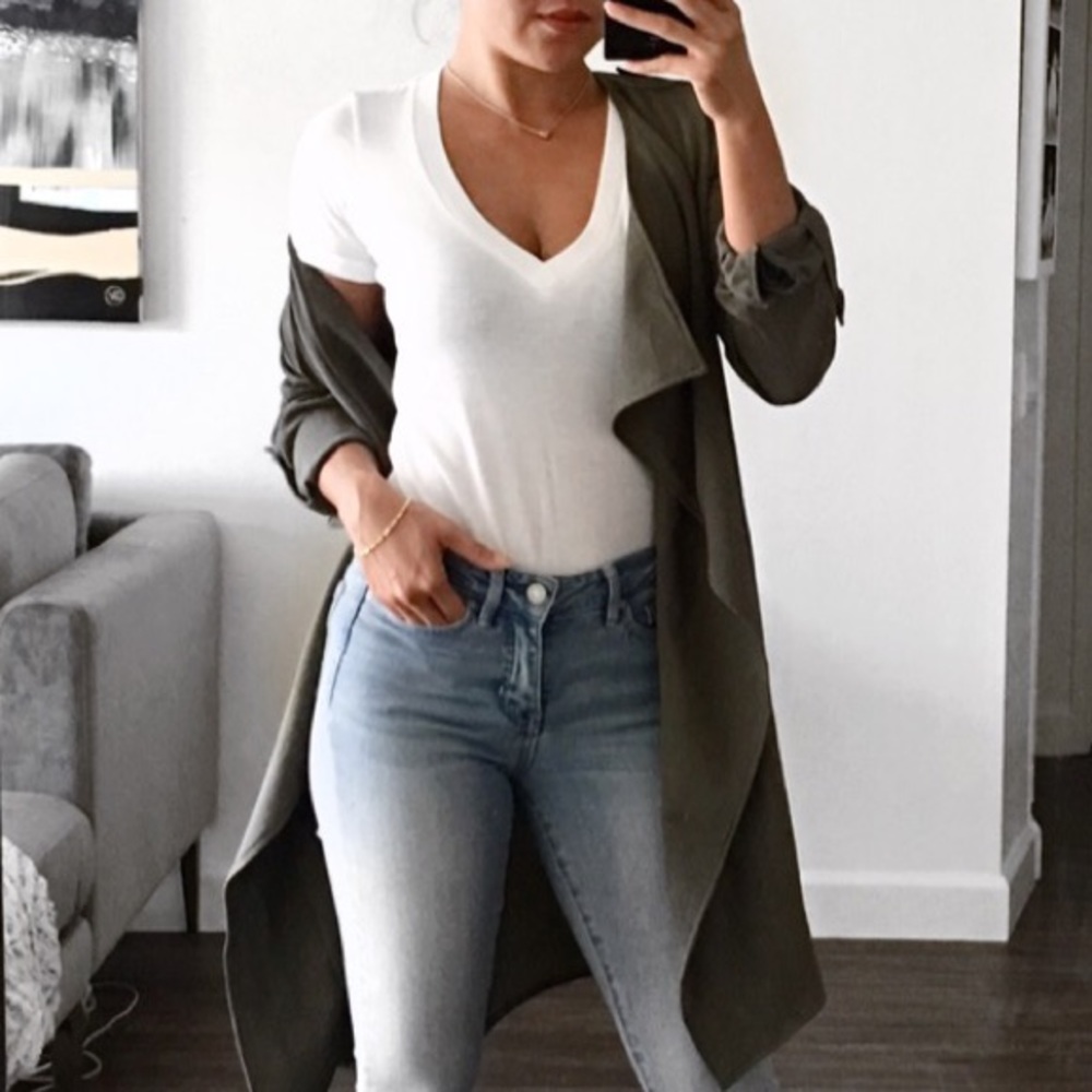 NELLA DEEP NECK T-SHIRTS